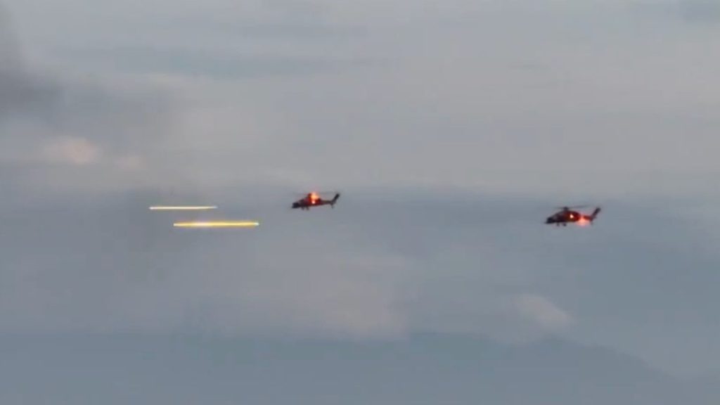 ATAK helikopterleri EFES 2026 tatbikatında CİRİT füzeleriyle hedefleri tam isabet vurdu