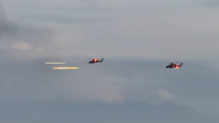 ATAK helikopterleri EFES 2026 tatbikatında CİRİT füzeleriyle hedefleri tam isabet vurdu