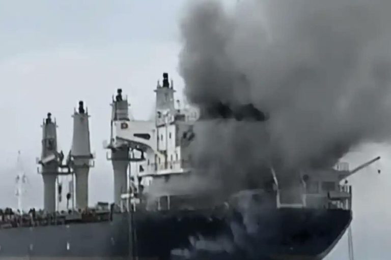 Hürmüz Boğazı’nda Tanker Saldırısı: Çinli Mürettebatlı Gemi Hedef Alındı
